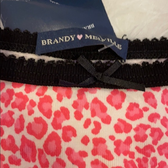 Cute brandy melville tank top! - Picture 2 of 5